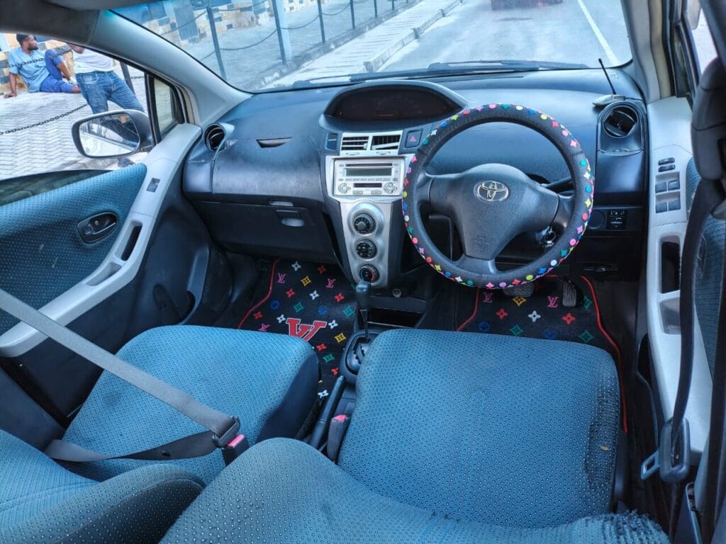Toyota Vitz 2006 Inauzwa Dar es salaam Tanzania