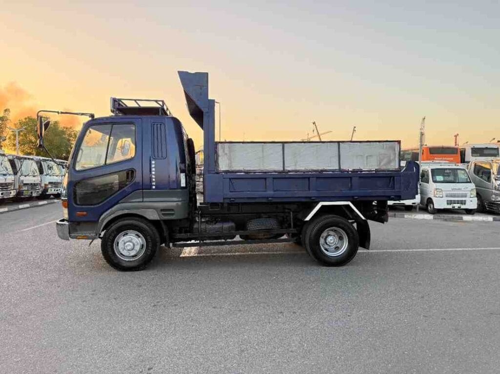 Bei ya Mitsubishi Fuso 1995 Sokoni Dar es salaam Tanzania