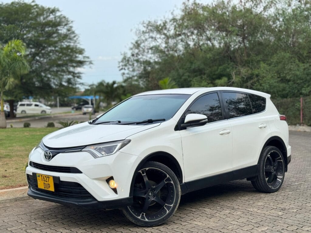 Magari Rav4 2016 lipo Dar es salaam