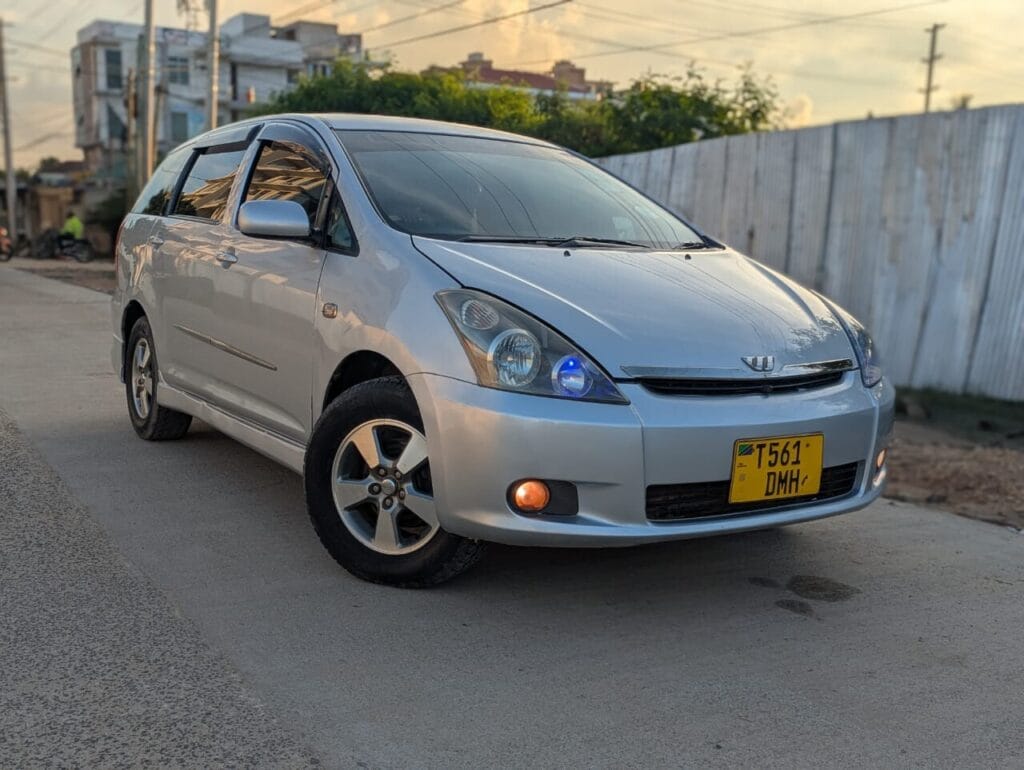 Toyota Wish bei poa sokoni Dar es salaam Tanzania