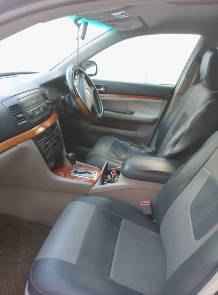 Magari Used Toyota Mark II 2000 Dar es salaam Tanzania