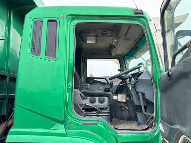 Magari Sokoni Mitsubishi Fuso ya Bei Poa 1998