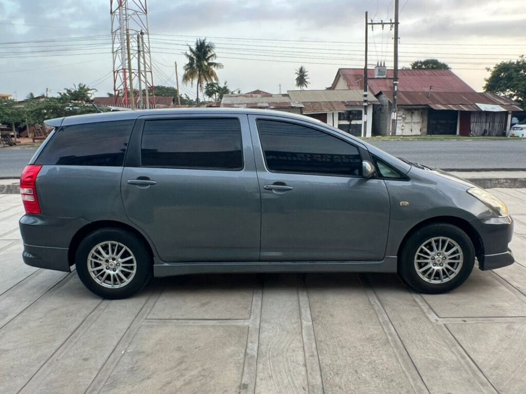 Magari Used Toyota Wish 2002 Dar es salaam Tanzania