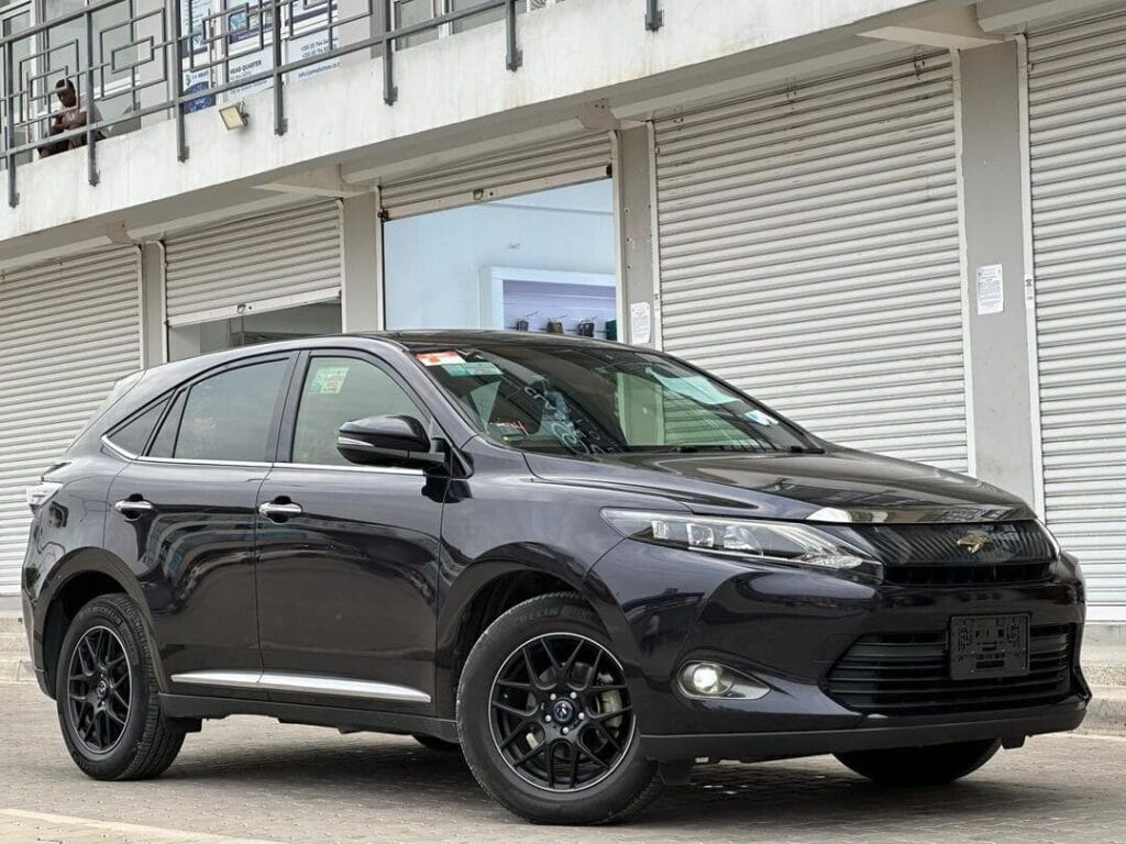 Toyota Harrier bei poa sokoni Dar es salaam Tanzania