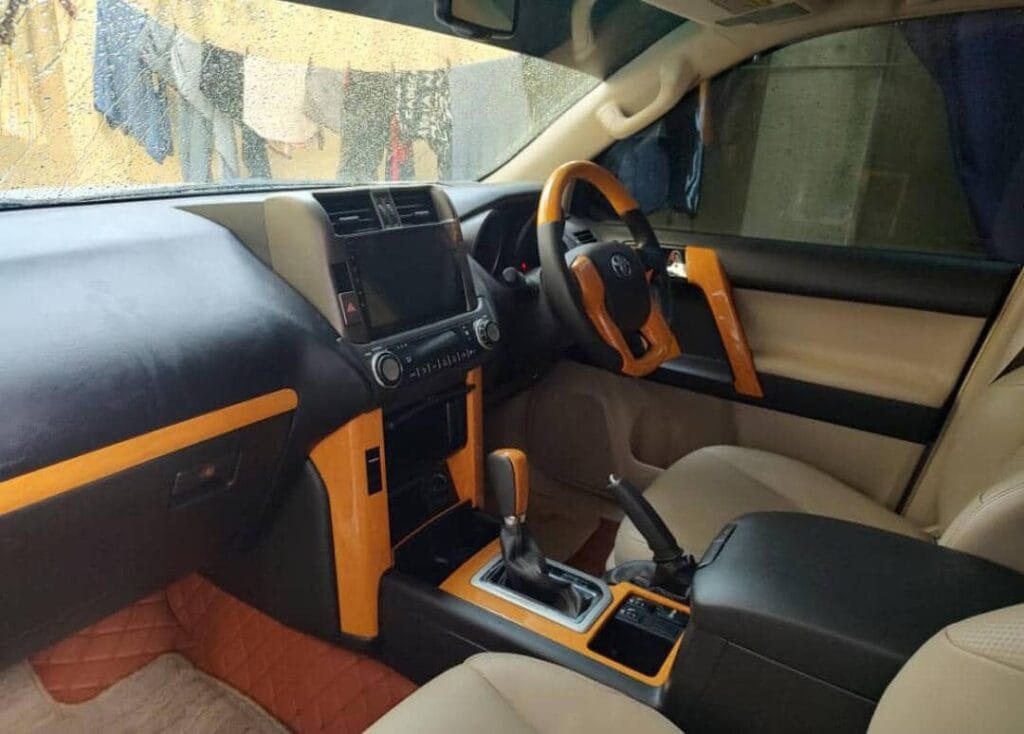 Toyota Land Cruiser Prado 2012 Inauzwa Zanzibar Tanzania