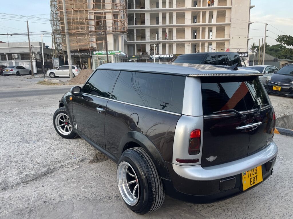 Mini Cooper 2010 Inauzwa Dar es salaam Tanzania