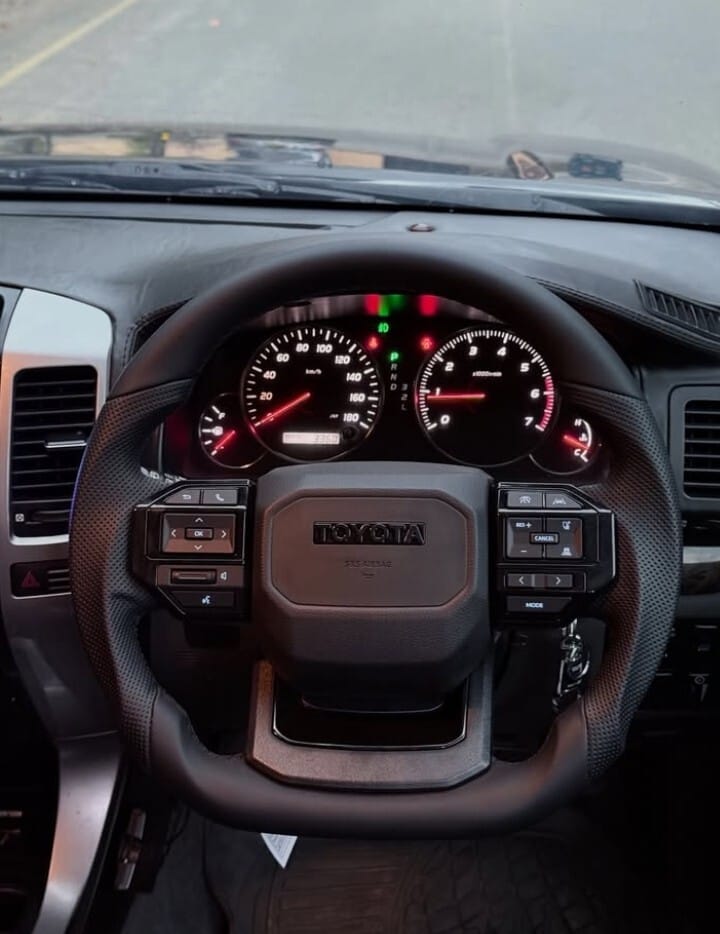 Magari Sokoni Toyota Land Cruiser Prado ya Bei Poa 2006