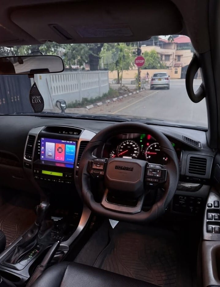 Magari Sokoni Toyota Land Cruiser Prado ya Bei Poa 2006