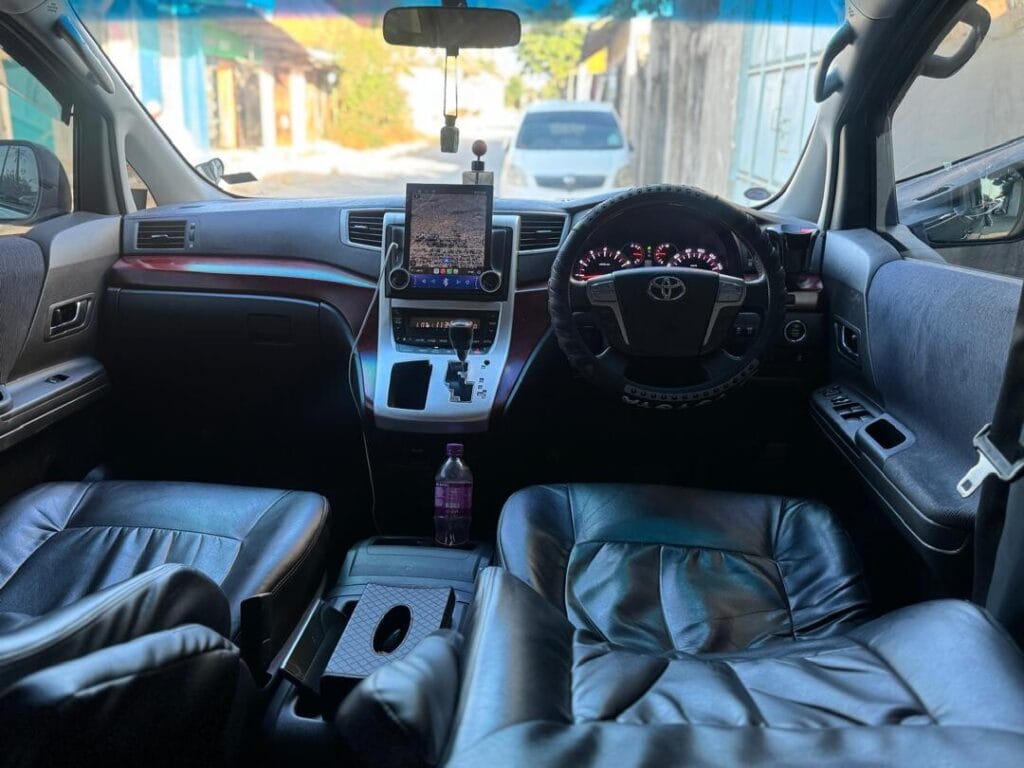 Magari Sokoni Toyota Alphard ya Bei Poa 2008