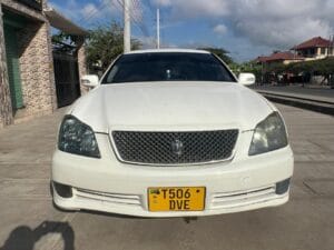 Used Toyota Crown 2004 for Sale in Dar es salaam