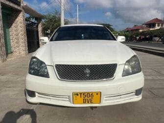Price of Used Toyota Crown 2004 for Sale in Dar es salaam Tanzania