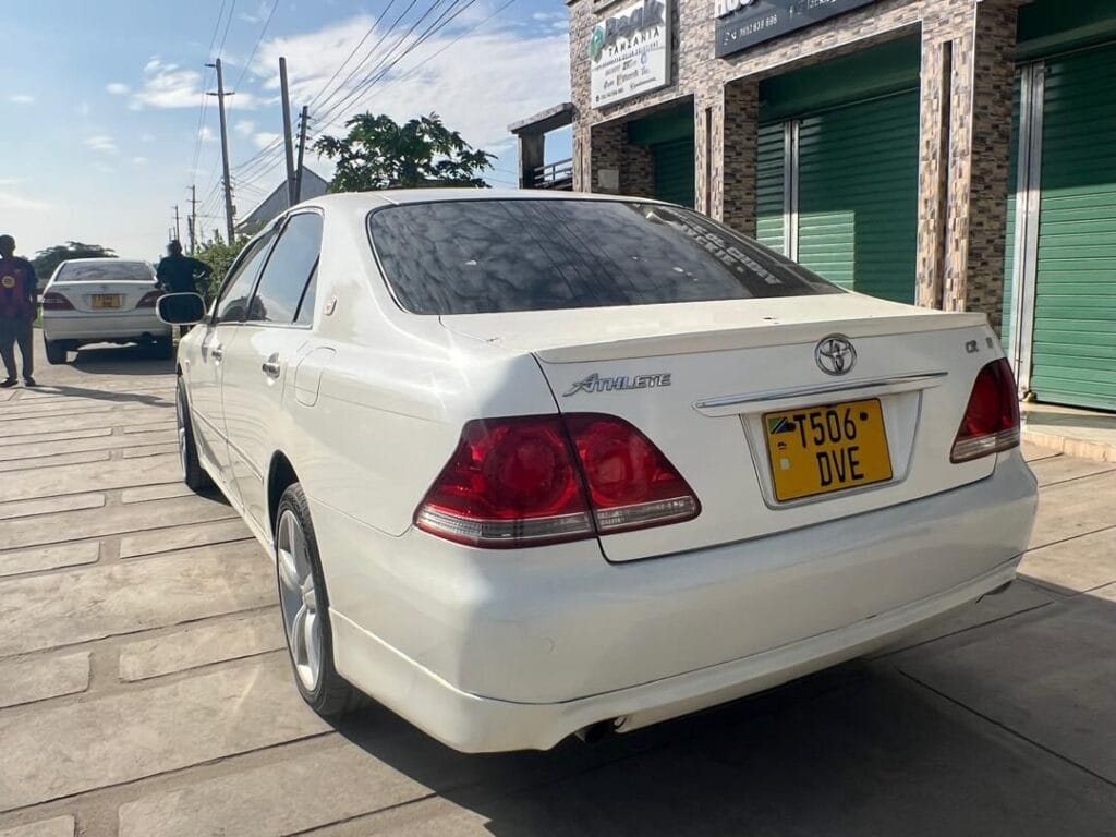 Buy Toyota Crown 2004 for Sale in Dar es salaam