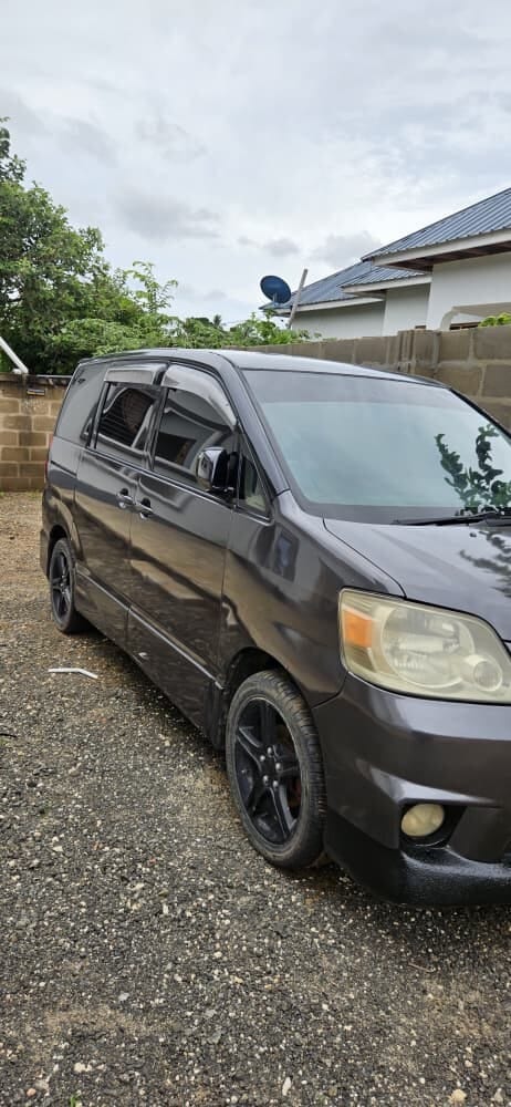 Used Toyota Noah 2005 for Sale in Dar es salaam