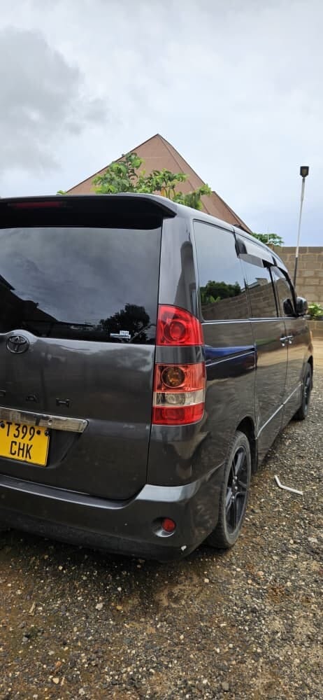 For Sale Toyota Noah 2005 in Dar es salaam