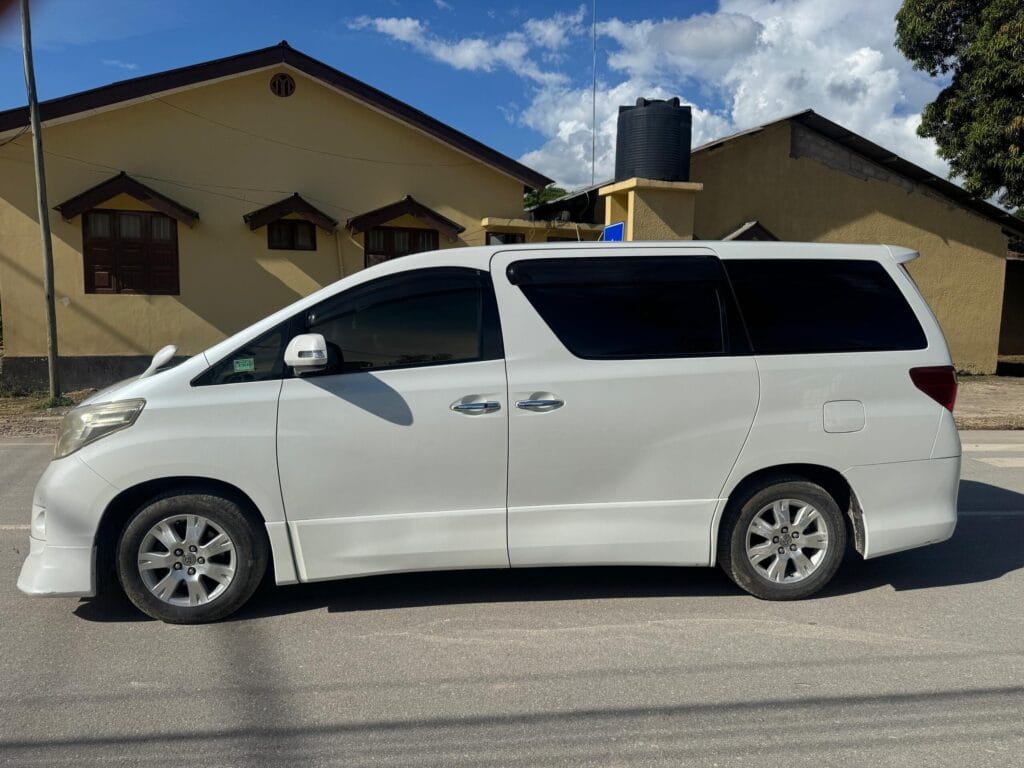 Magari Sokoni Toyota Alphard ya Bei Poa 2008