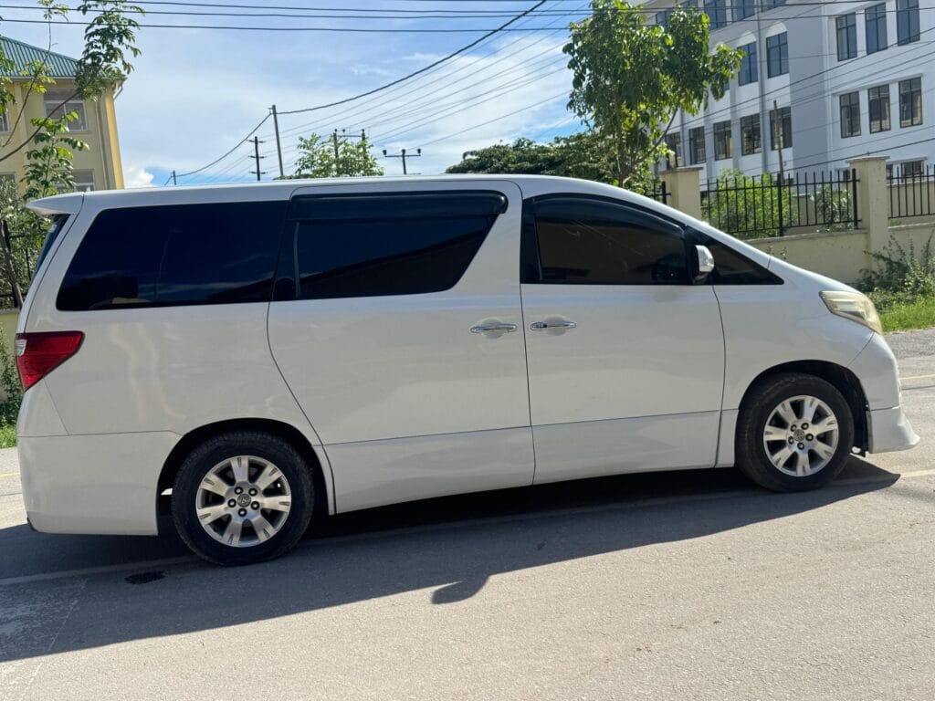Toyota Alphard 2008 Inauzwa Zanzibar Tanzania