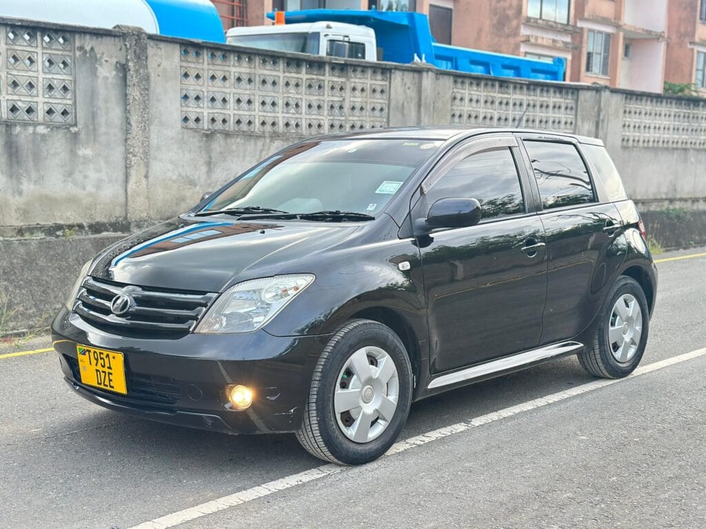 Price Of Toyota IST 2005 for Sale in Tanzania