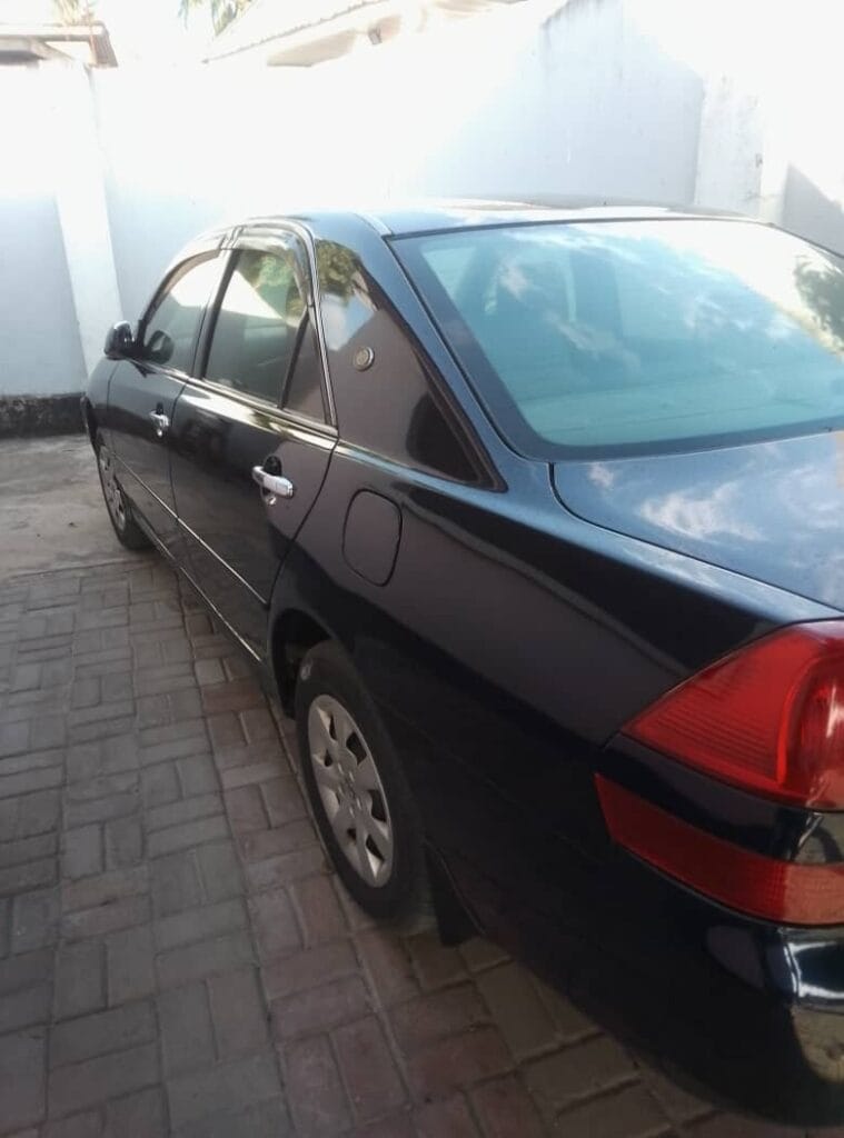 Magari Mark II 2000 lipo Dar es salaam