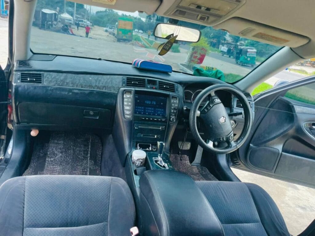 For Sale Toyota Crown 2006 in Dar es salaam