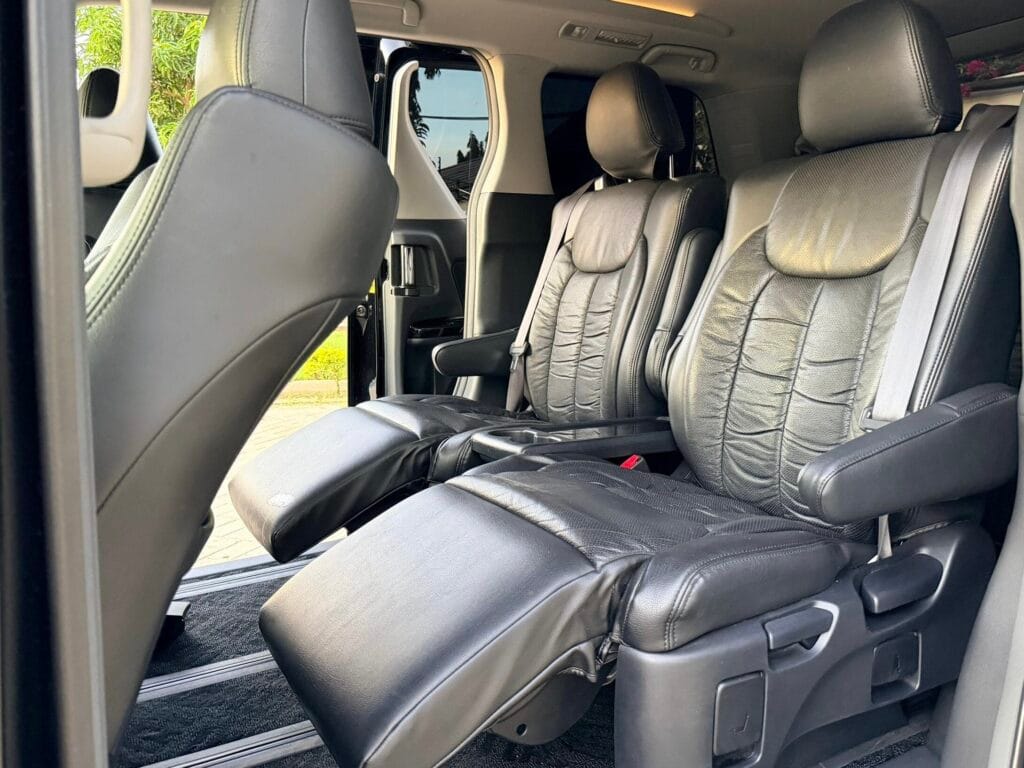 Magari Alphard 2010 lipo Dar es salaam