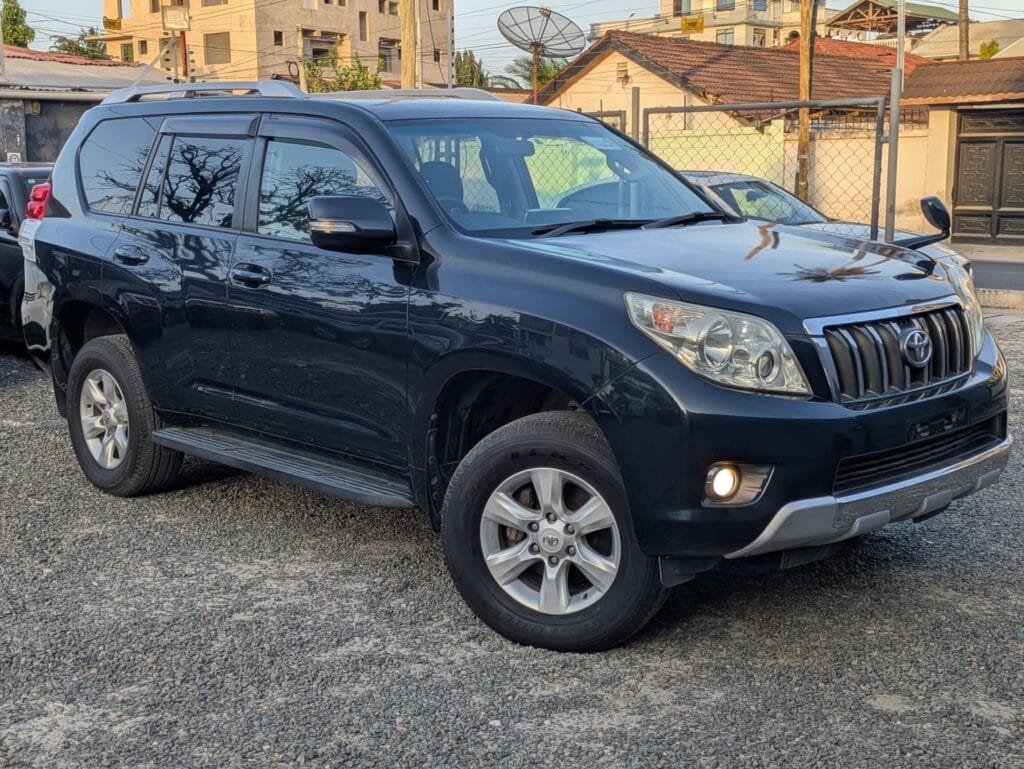 Magari Land Cruiser Prado 2009 lipo Dar es Salaam