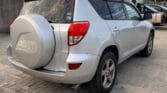 Toyota Rav4 bei poa sokoni Dar es salaam Tanzania