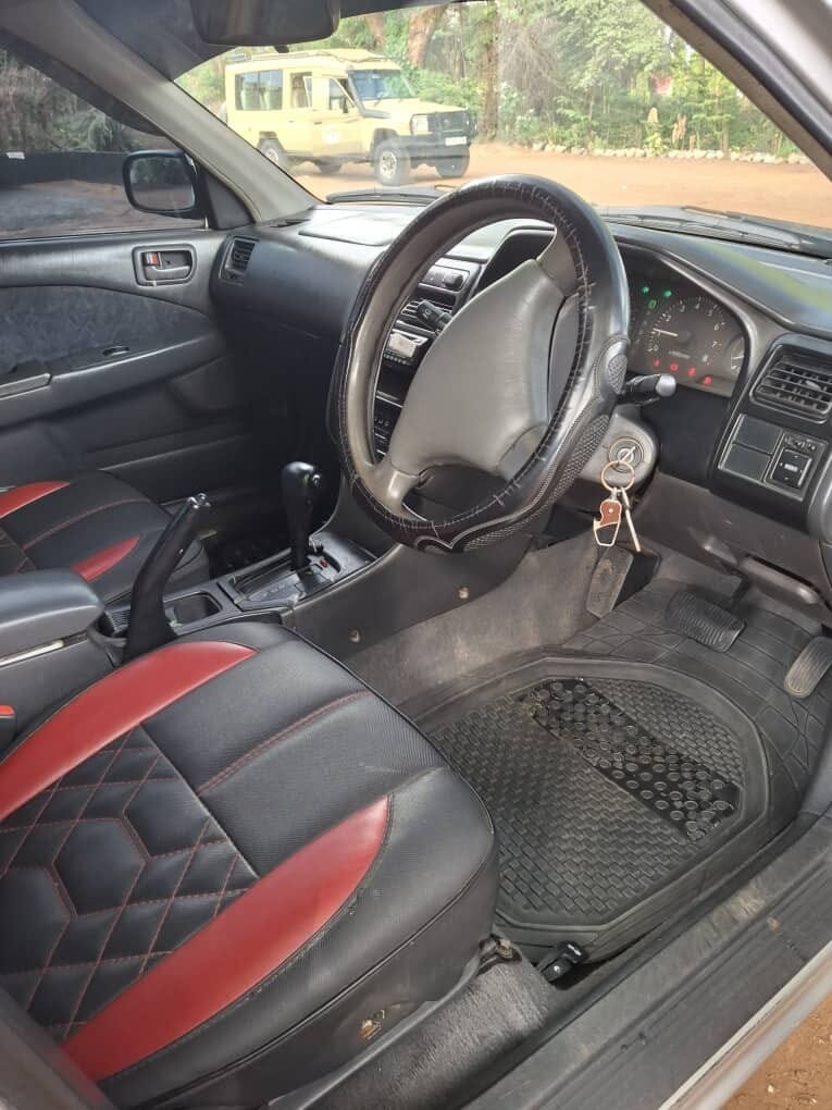 Toyota Carina bei poa sokoni Kilimanjaro Tanzania