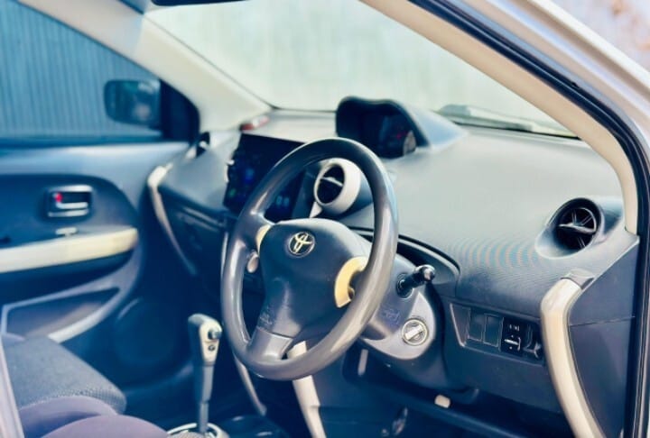 Bei ya Toyota IST 2004 Sokoni Dar es salaam Tanzania