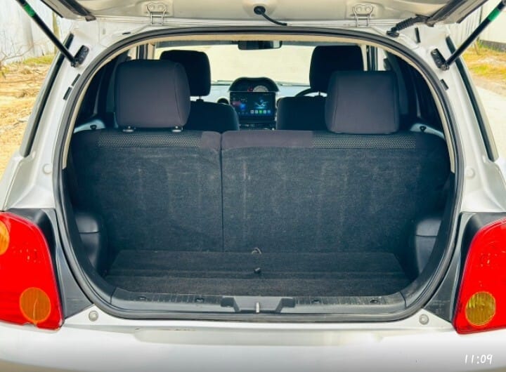 Magari IST 2004 lipo Dar es salaam