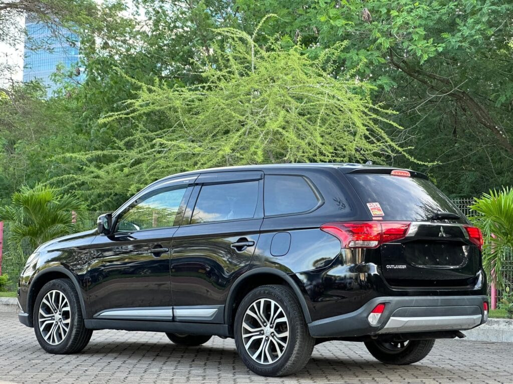 Price Mitsubishi Outlander 2015 for Sale in Dar es salaam