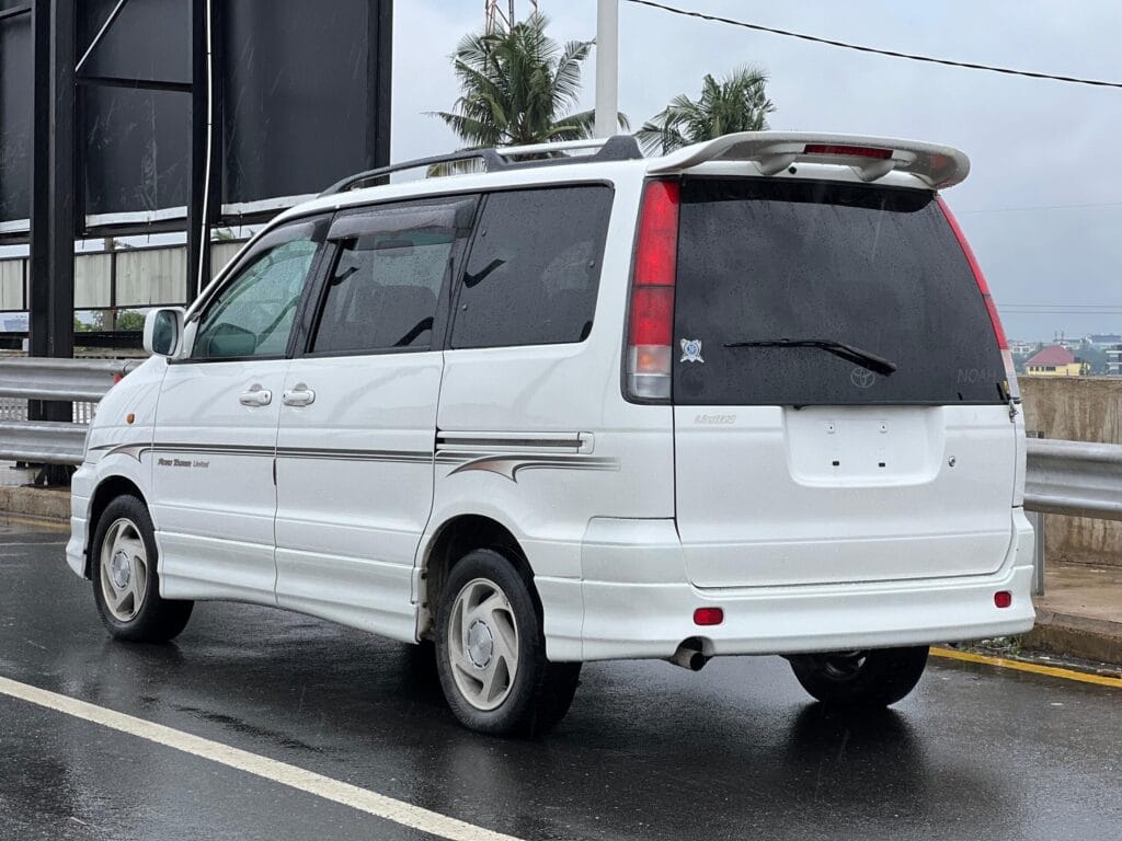 Price Of Toyota Noah 1999 for Sale in Tanzania