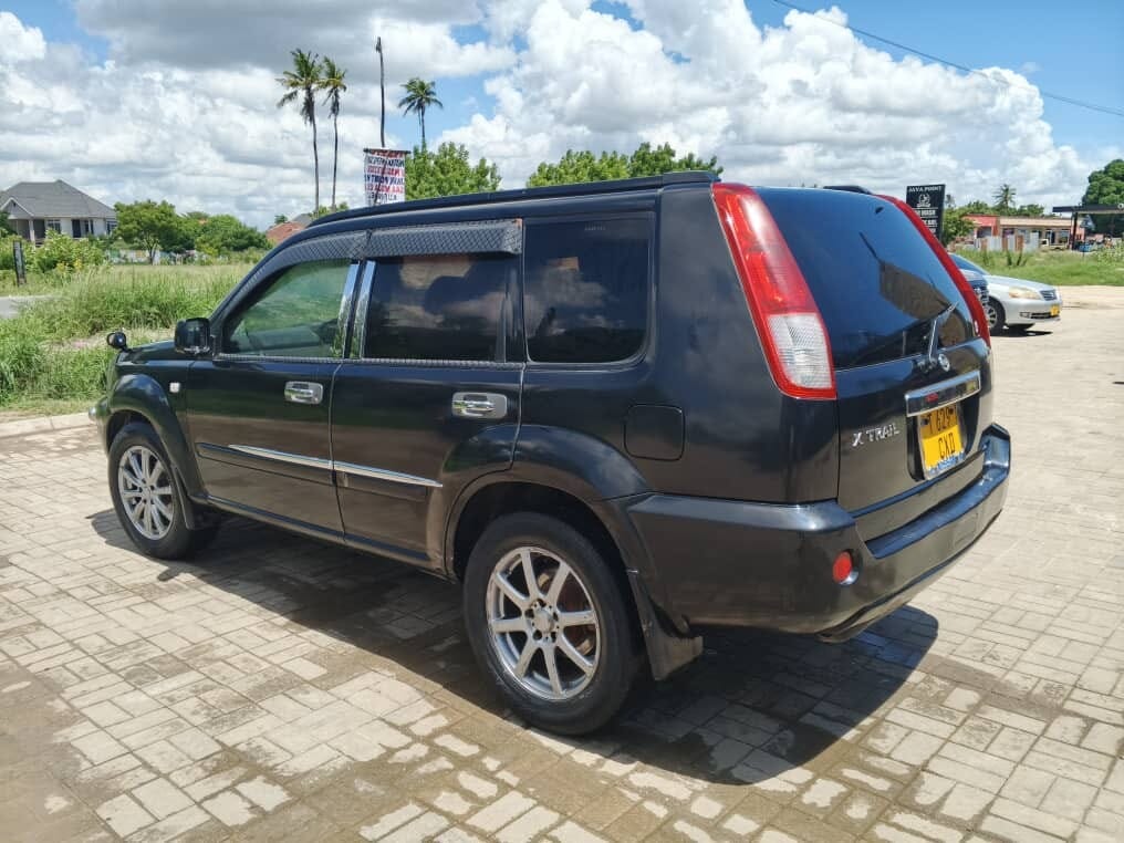 Magari X-Trail 2003 lipo Dar es salaam
