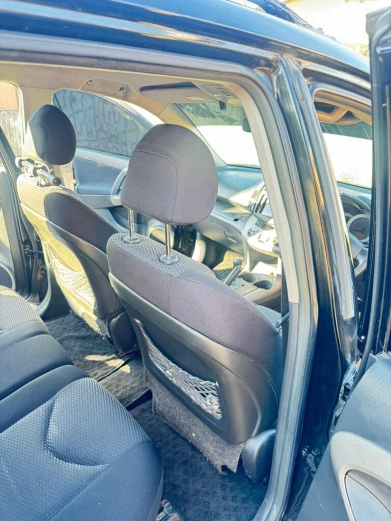 Magari Sokoni Toyota Rav4 ya Bei Poa 2005