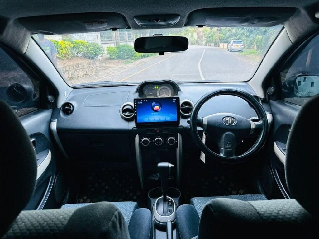 Magari IST 2006 lipo Dar es salaam