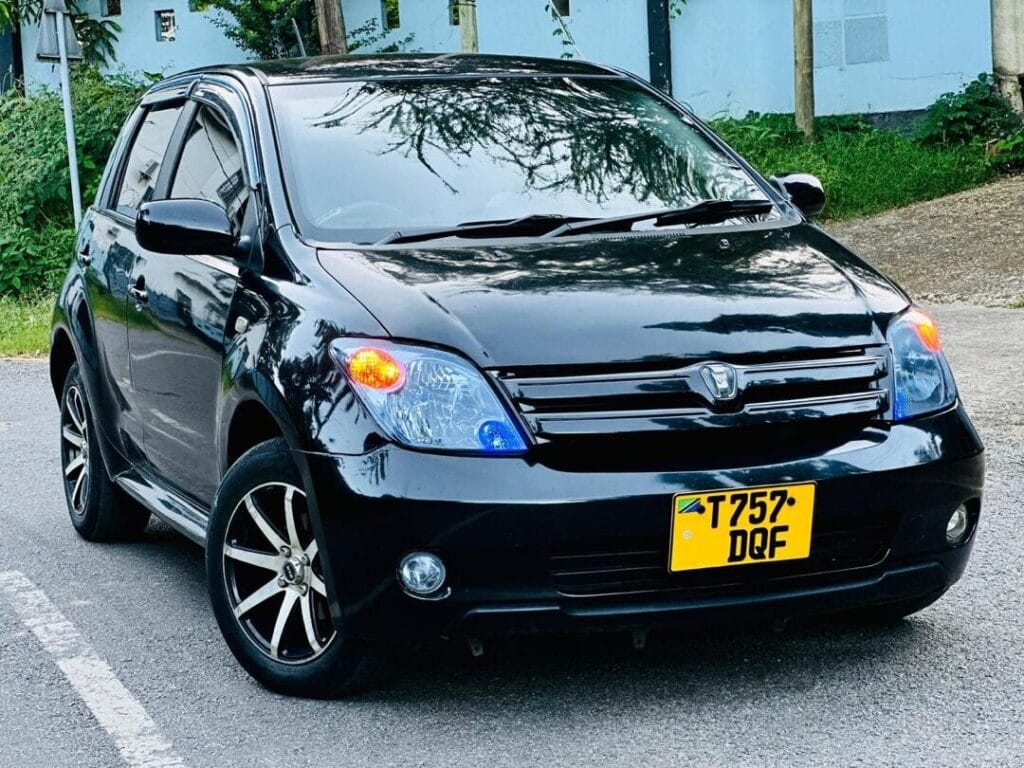 Magari Sokoni Toyota IST ya Bei Poa 2006