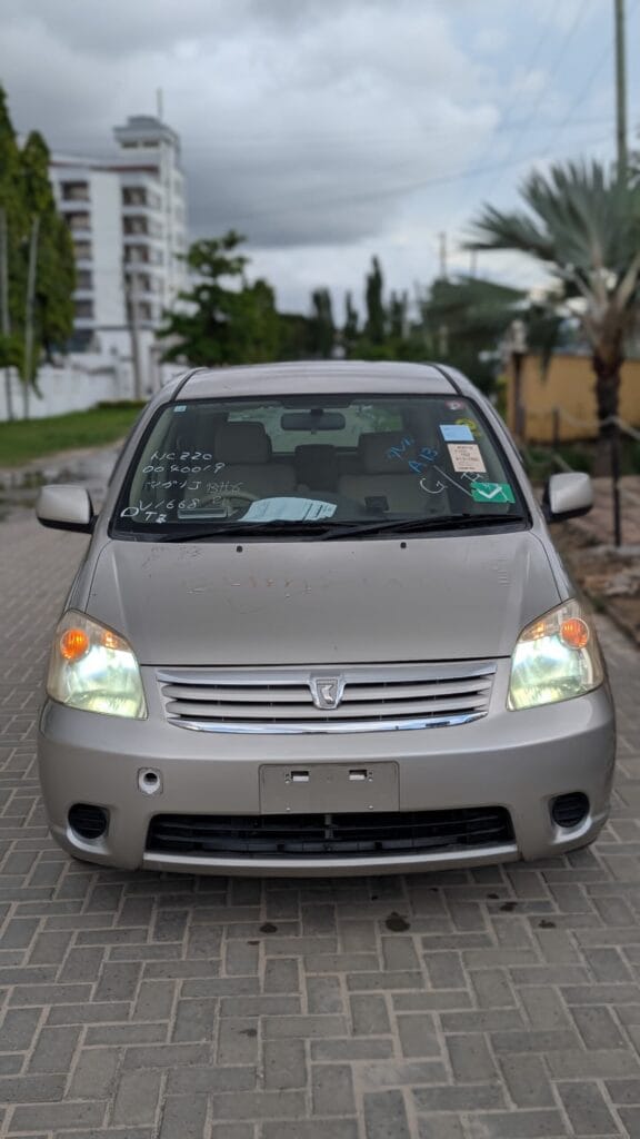 Used Toyota Raum 2005 for Sale in Dar es salaam
