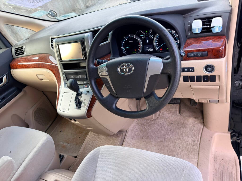 Toyota Alphard 2010 Inauzwa Dar es salaam Tanzania