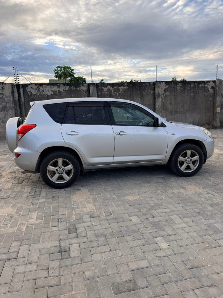 Bei ya Toyota Rav4 2006 Sokoni Dar es salaam Tanzania