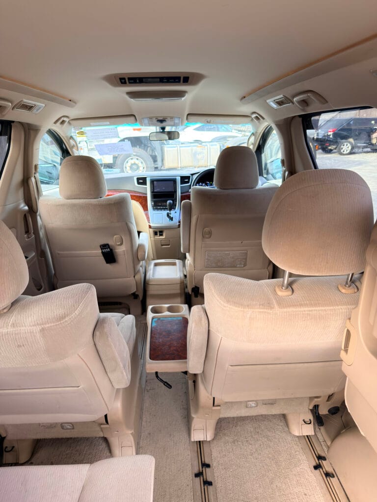 Magari Alphard 2010 lipo Dar es salaam