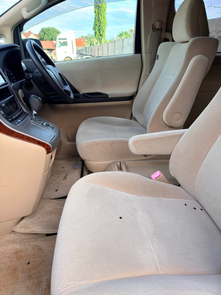 Magari Sokoni Toyota Alphard ya Bei Poa 2010