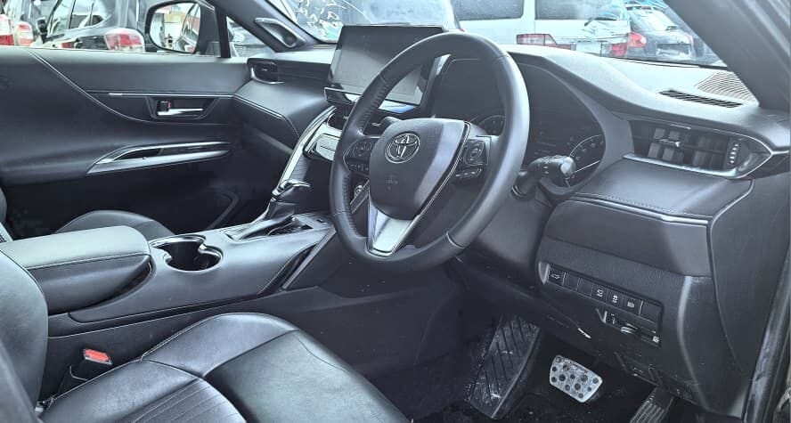 Toyota Harrier bei poa sokoni Dar es salaam Tanzania