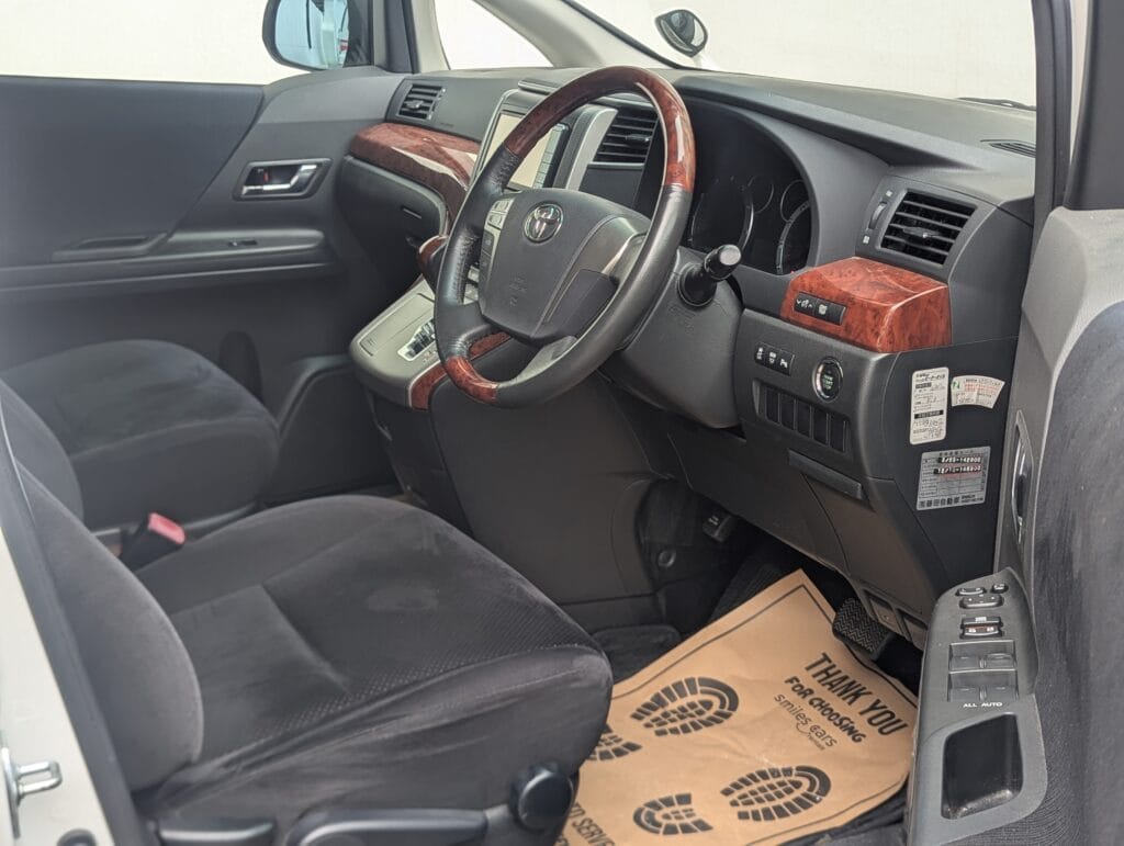 Toyota Velfire 2010 for Sale in Dar es salaam