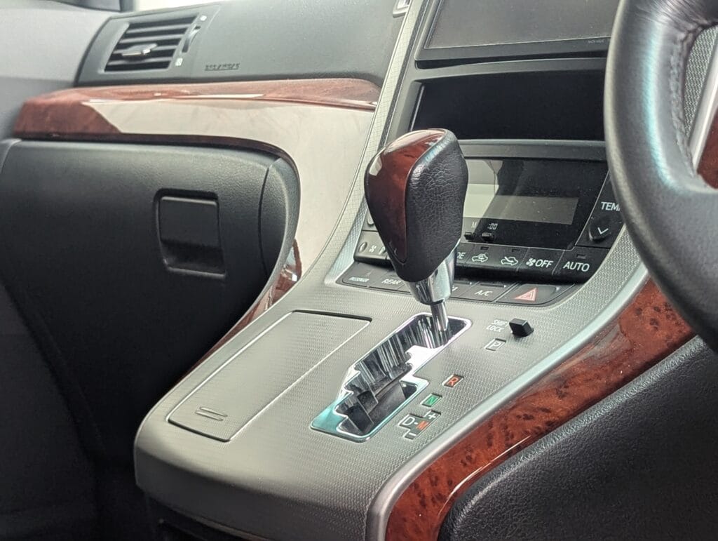 Price Toyota Velfire 2010 for Sale in Dar es salaam