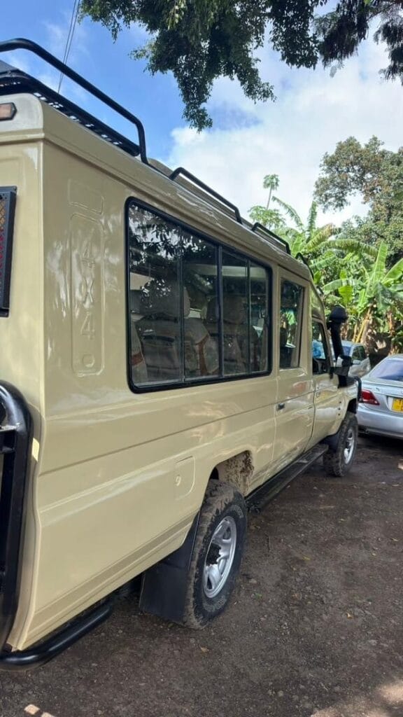 Magari Land Cruiser 76 SUV 2002 lipo Arusha