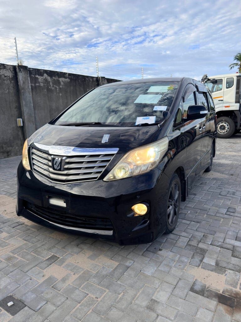 Magari Sokoni Toyota Alphard ya Bei Poa 2010