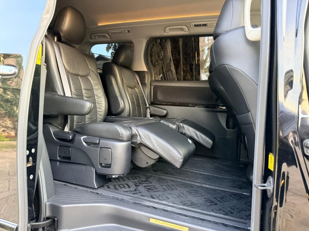 Bei ya Toyota Alphard 2010 Sokoni Dar es salaam Tanzania