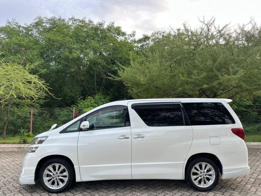 Toyota Velfire 2008 for Sale in Dar es salaam