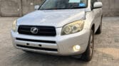 Toyota Rav4 bei poa sokoni Dar es salaam Tanzania