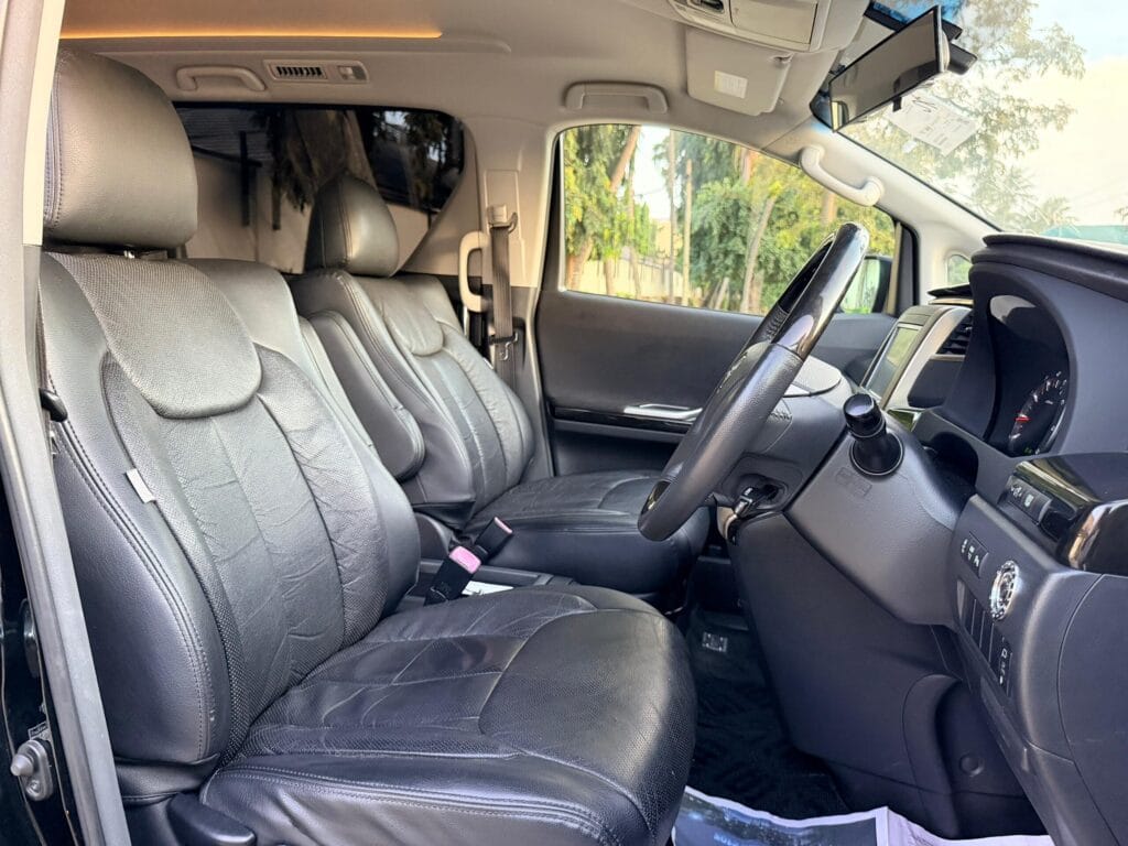 Toyota Alphard 2010 Inauzwa Dar es salaam Tanzania