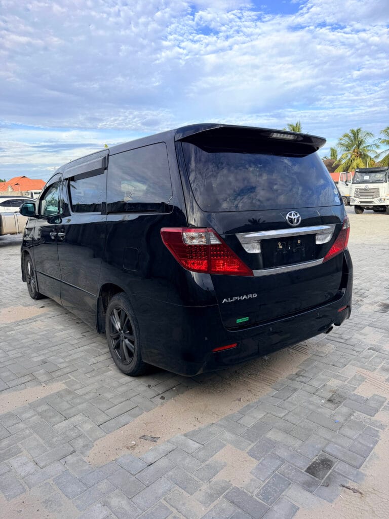 Toyota Alphard 2010 Inauzwa Dar es salaam Tanzania